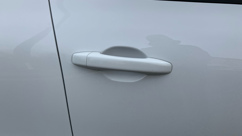 Renault Clio 1.0 TCe 90 Iconic Edition 5dr Petrol Hatchback